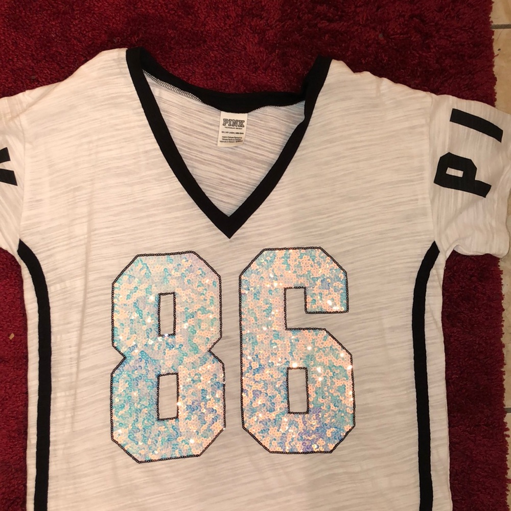 VS PINK Bling vneck